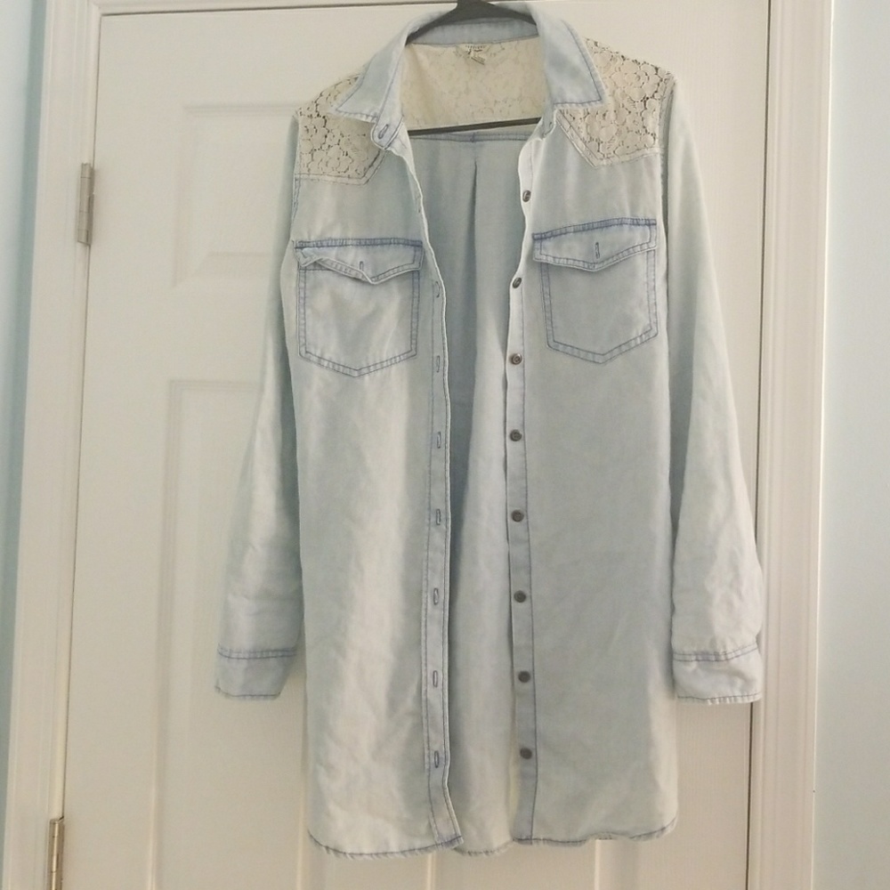 Long lightwash botton up with lace shoulders